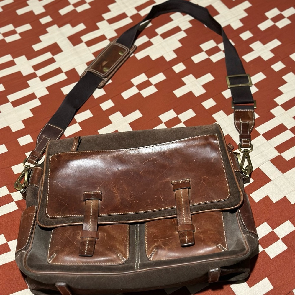 Fossil 54 Brand Messenger Bag